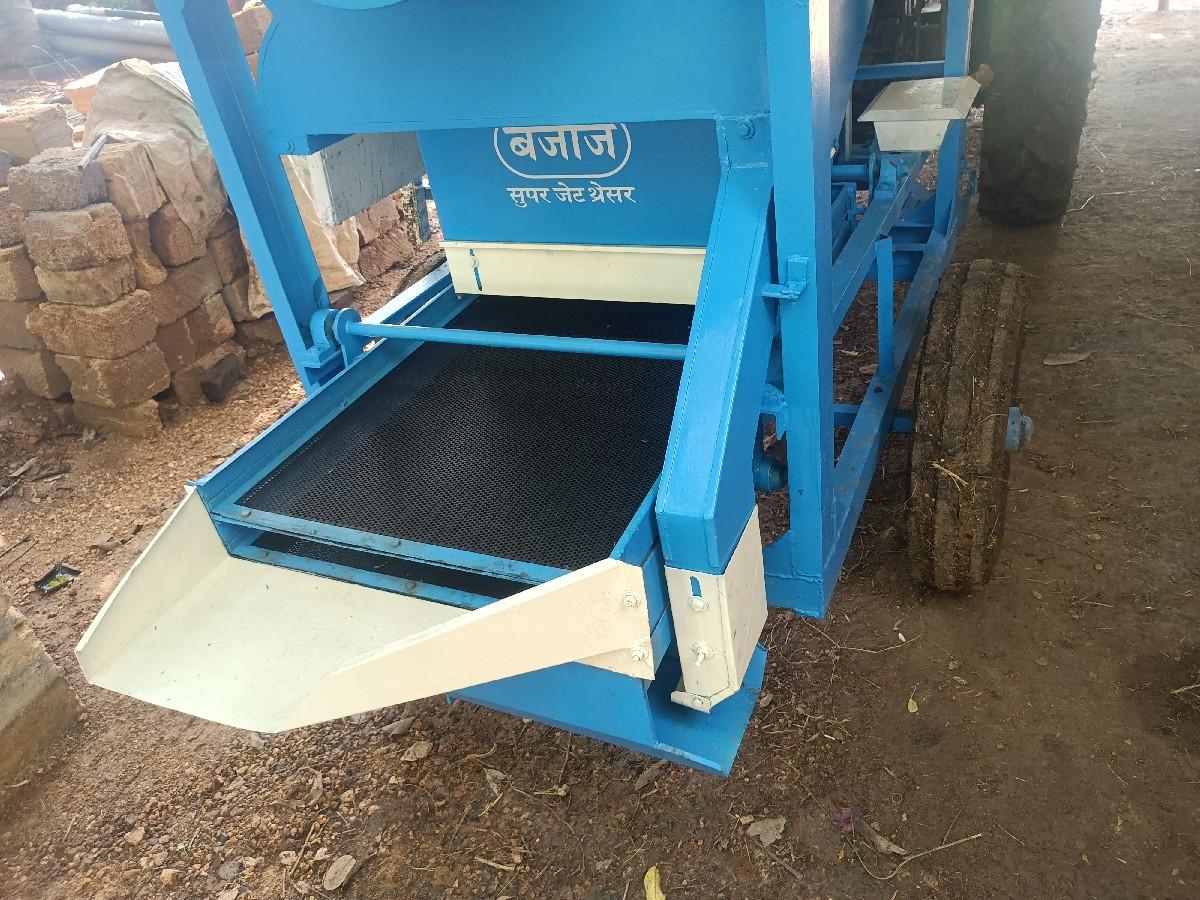 બજાજ( થેસર ) ચકેરી વેચવાનું છે