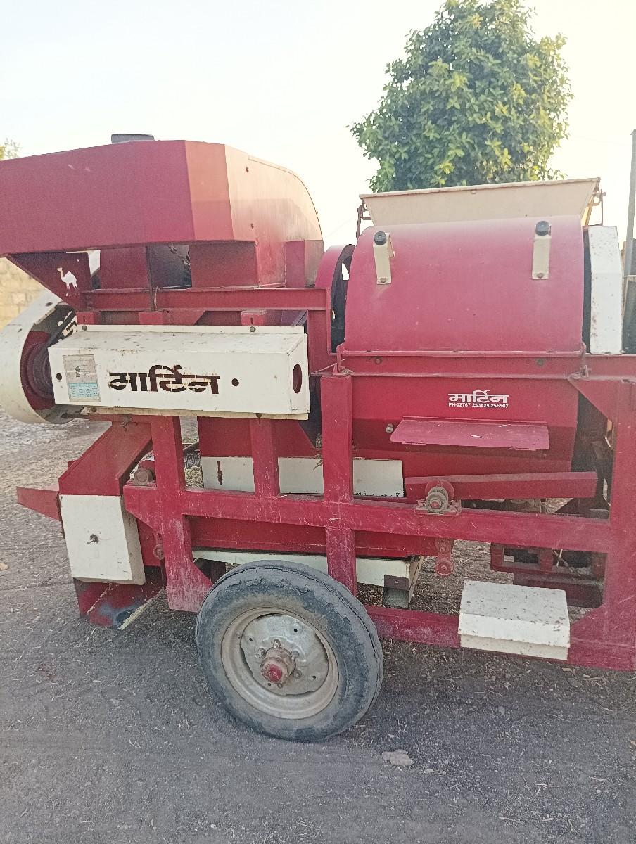 માર્ટિન થેસર વેચવાનું છે.