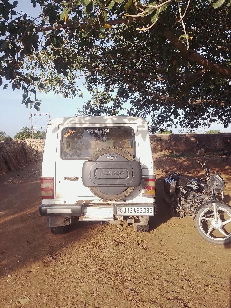બોલેરો ગાડી વેચવાની છે