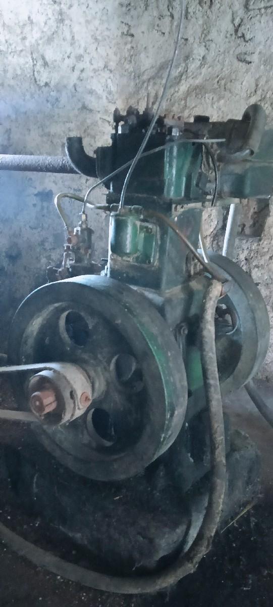 ઘંટી અને મસીન વેચવાનું છે