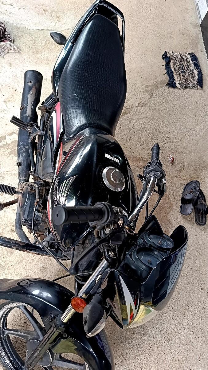 વેચવાની છે