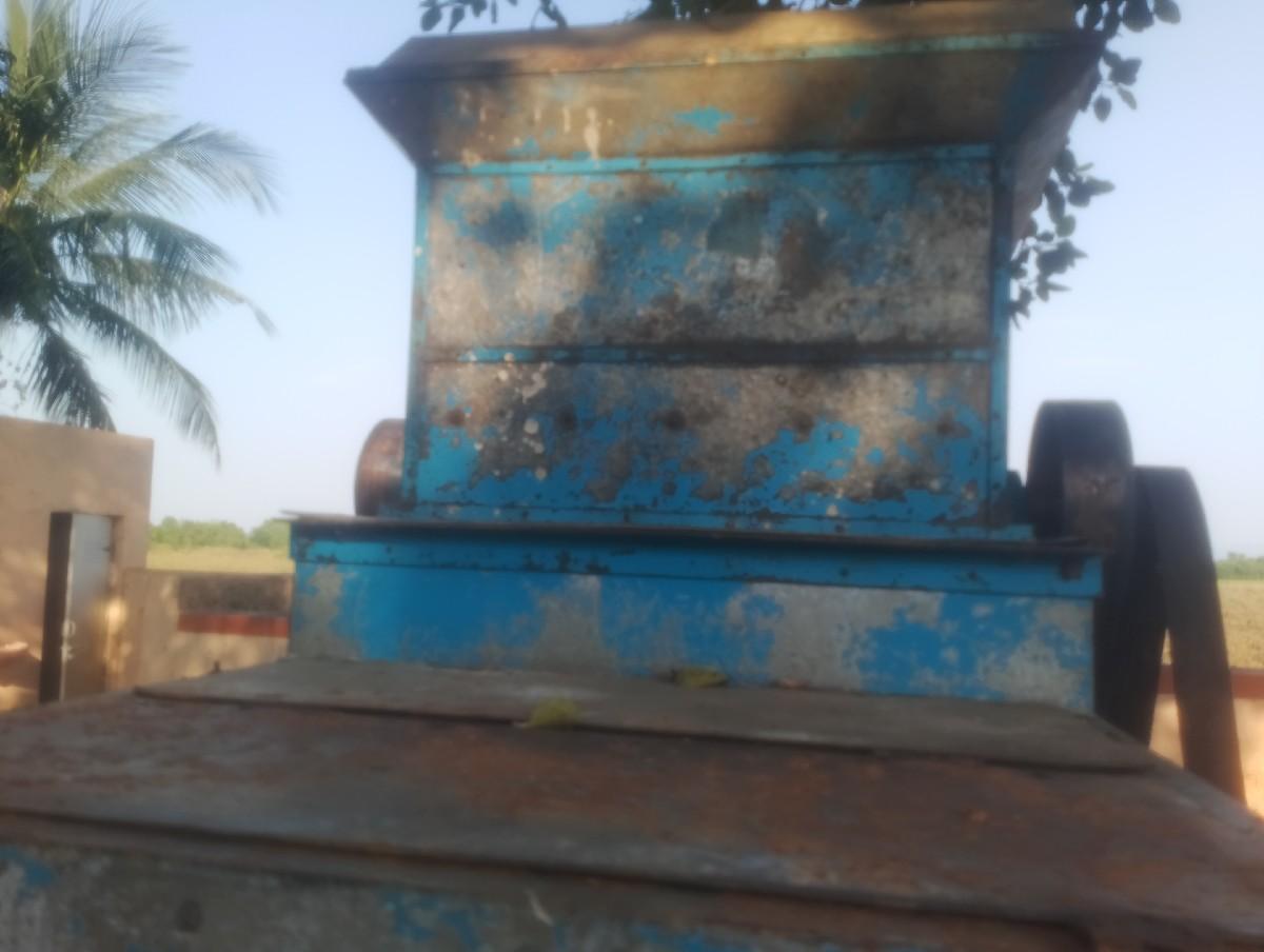 આપવા નુ આઓપનર મસીન છે