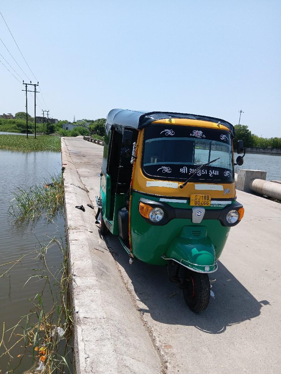 રીક્ષા વેચવાની છે