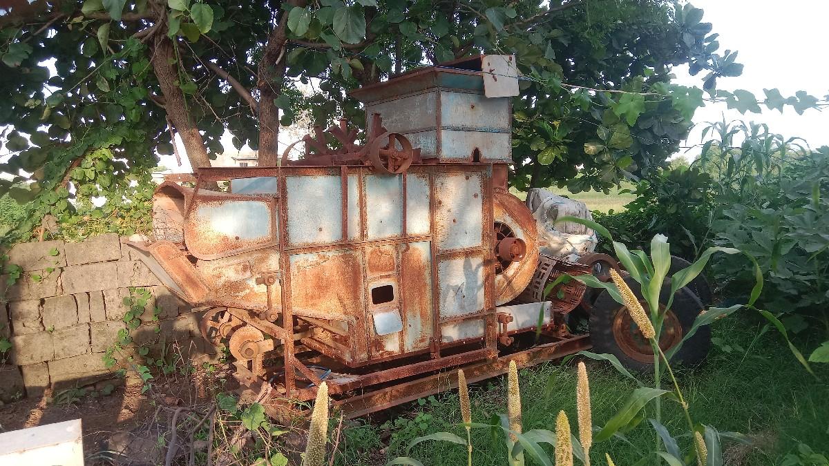 લક્ષ્મી થૅશર મશીન