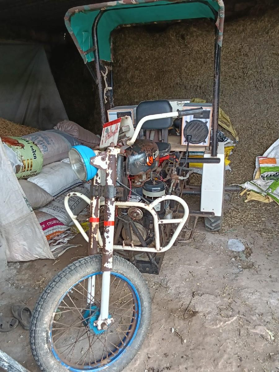 સાધન સાથે 1.50 અને ખાલી 1 લાખ