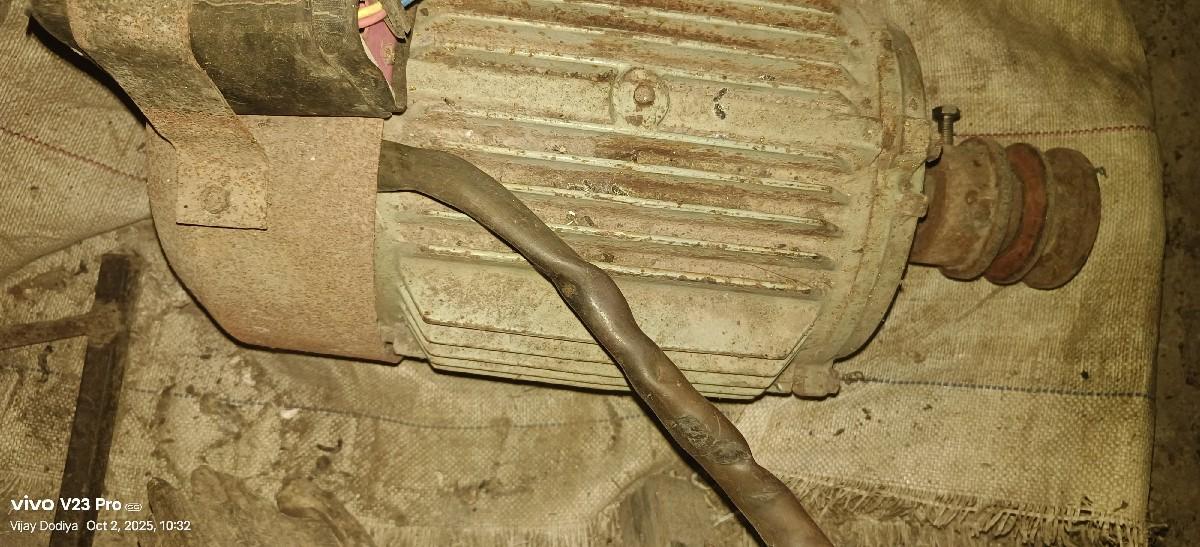 મોટર વેચવાની છે મો.9898974313