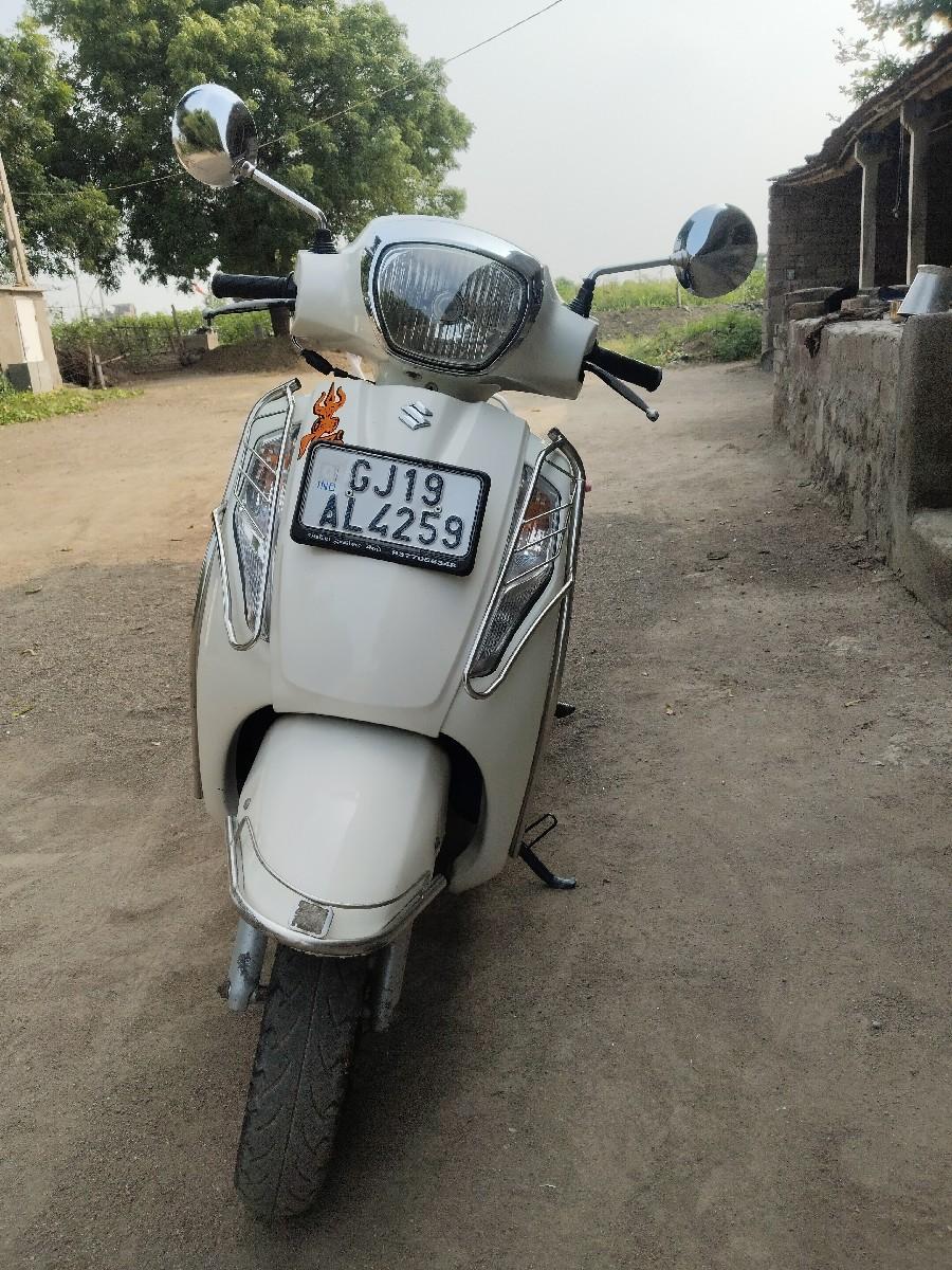 આ aacses 125 બેસવાનું સે