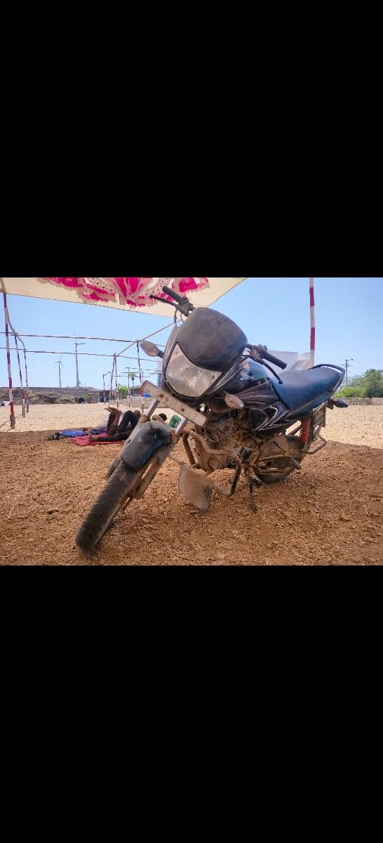 મોટરસાયકલ વેચવાની છે.