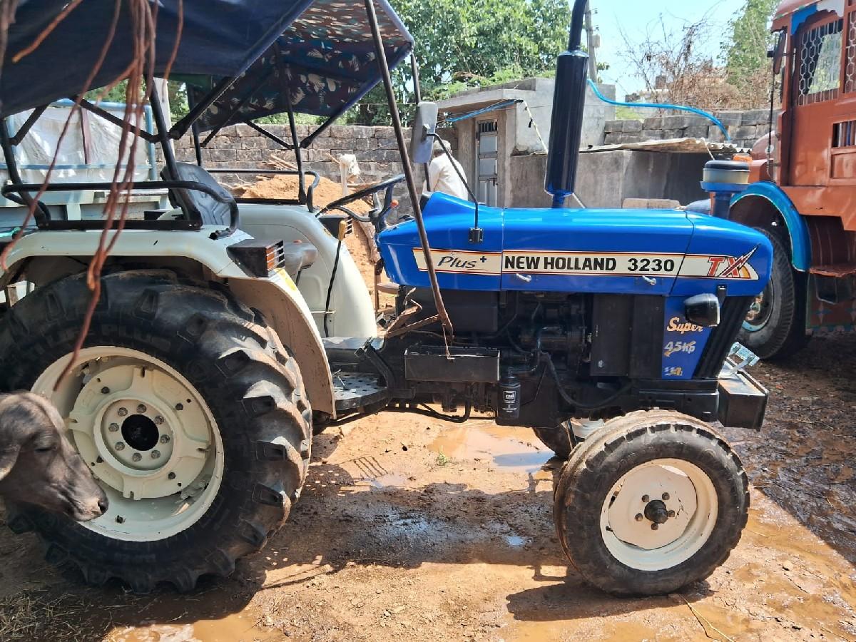ટ્રેક્ટર હોલેન્ડ 3230