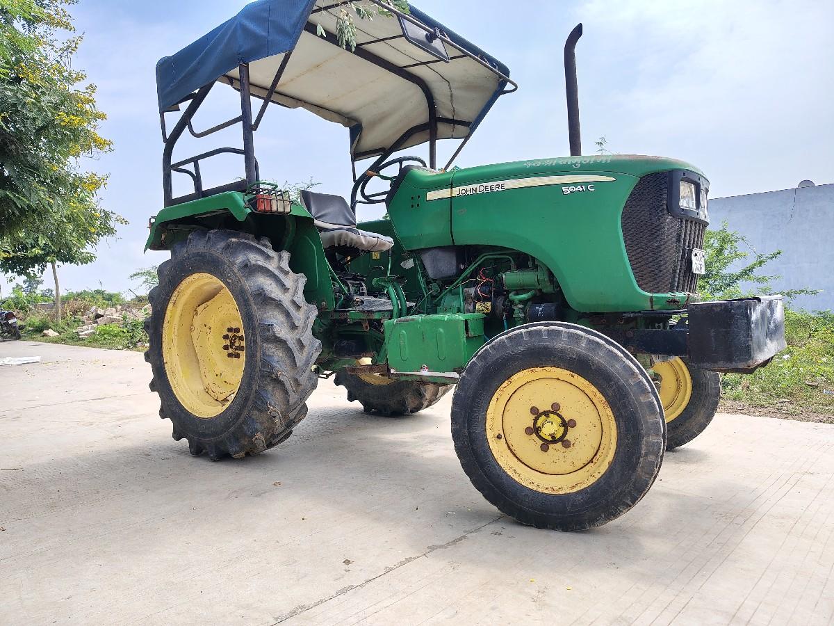 Jhone Deere 5041 C