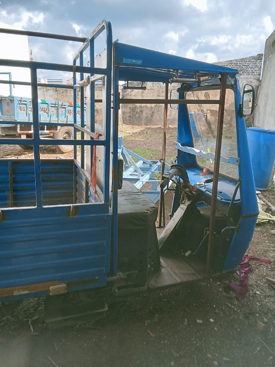 રીક્ષા વેચવાની છે