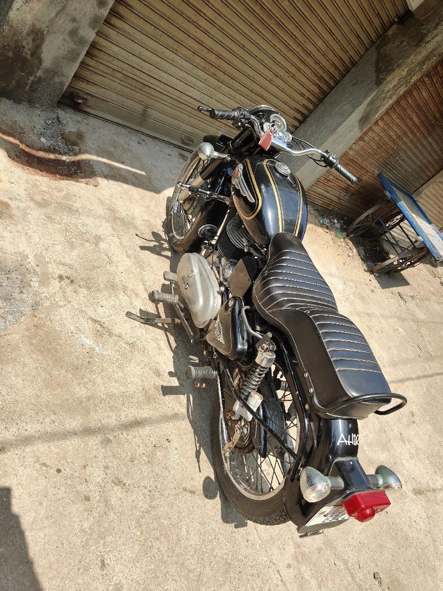 બુલેટ વેચવાનું છે.