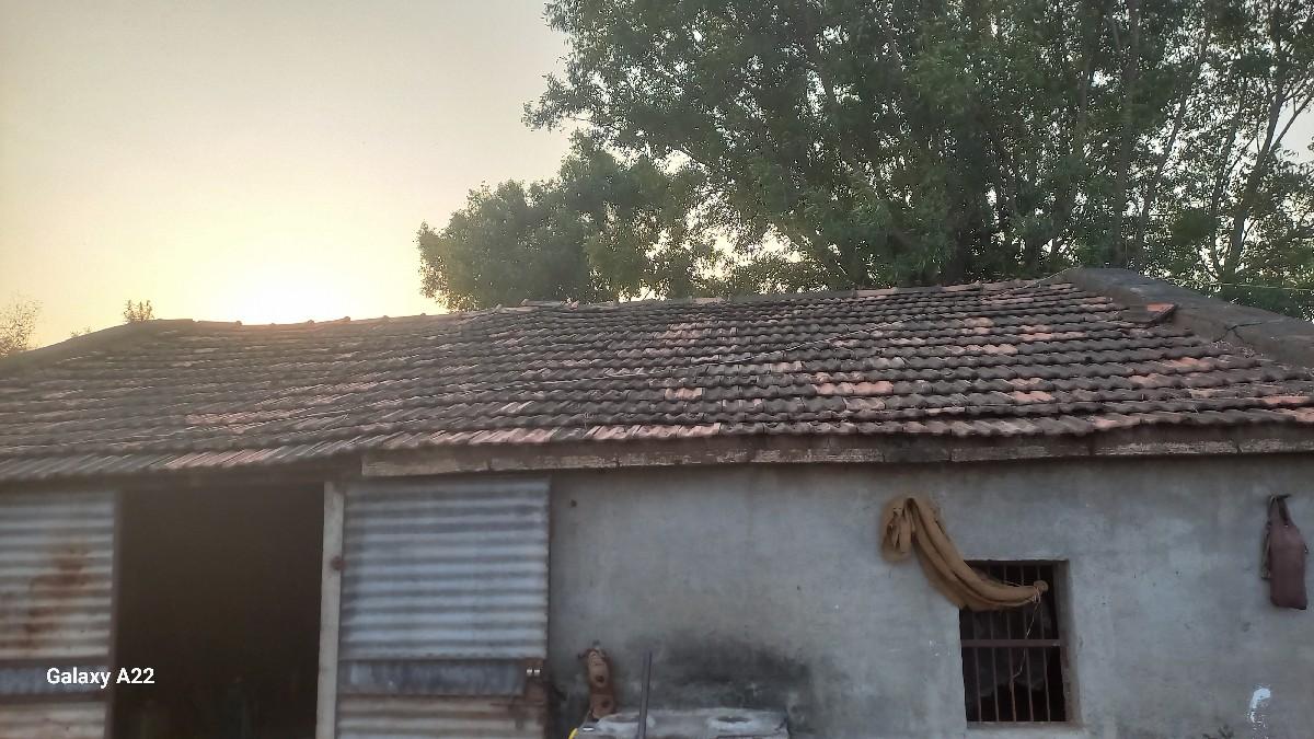 નળિયા નો કાટ માળ વેચવાનો છે.