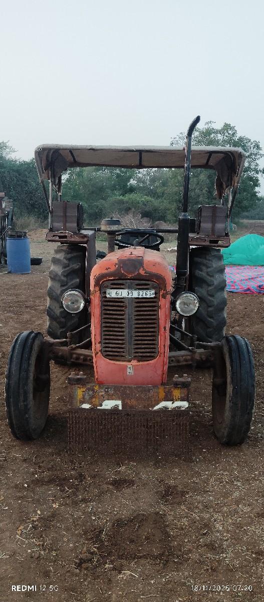 ટ્રેકટર વેચવાનું છે