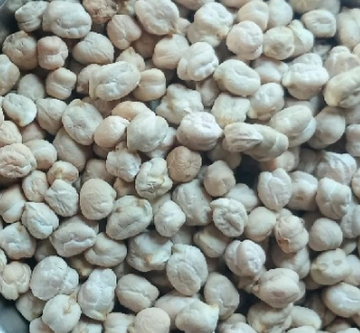 સોલે ચણા વેચવાના છે.