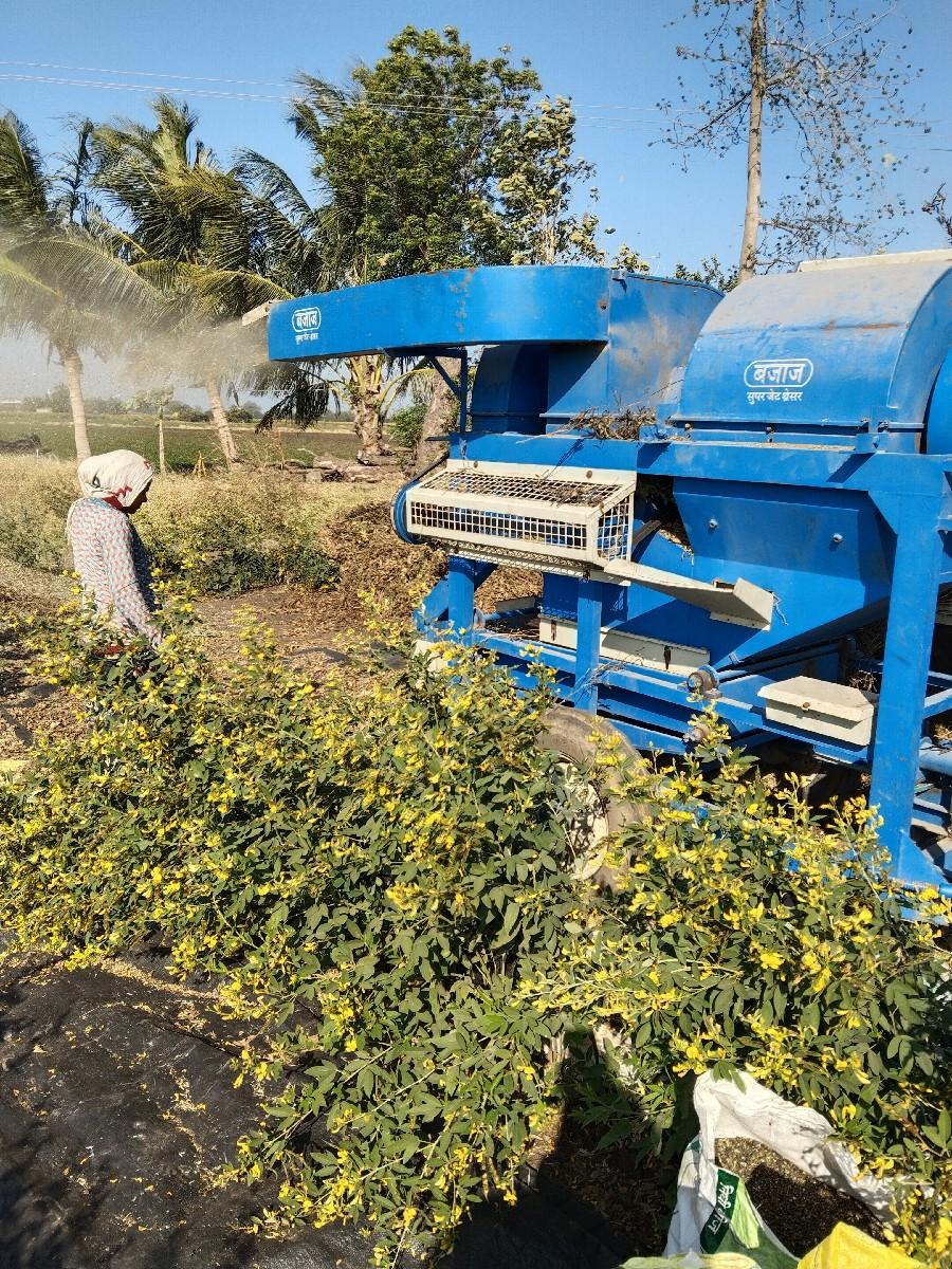 સોનાલીકા 740 di  બજાજ થેસર