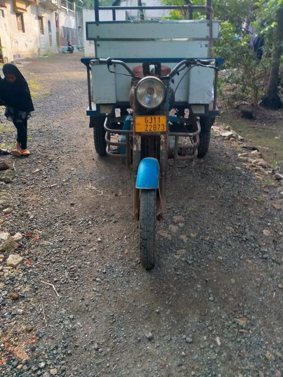 રીક્ષા વેચવાની છે