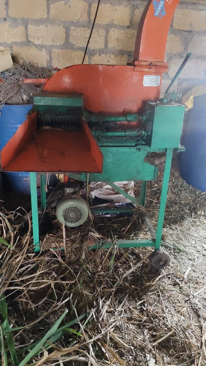 ચારો કાપવાનો મશીન