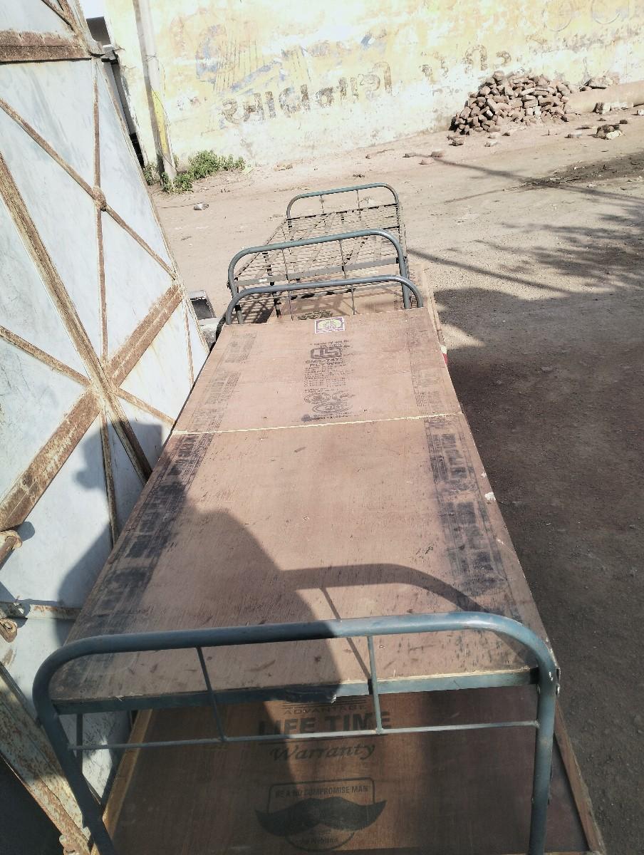 લોખંડ નો પલંગ