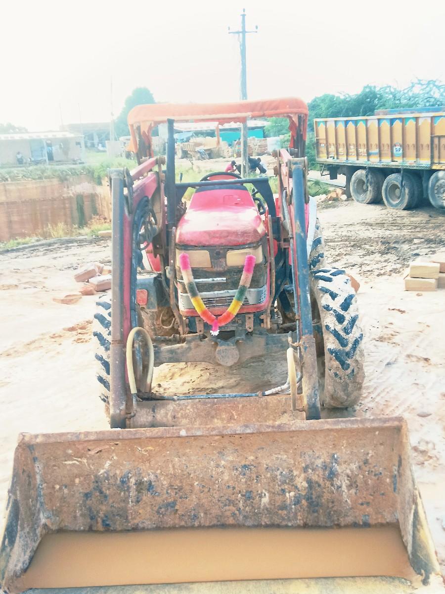 આ લોડર વેચવા નૂ છે