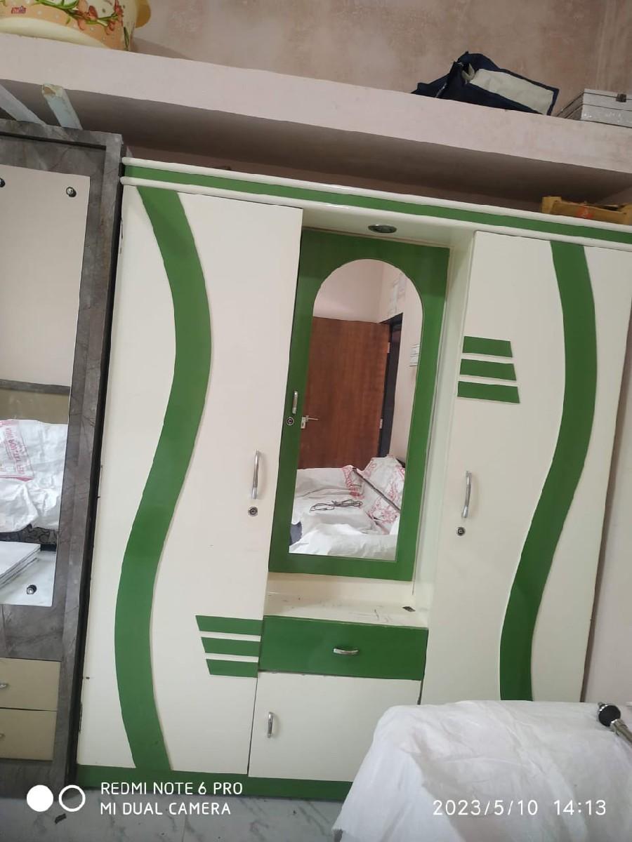 કબાટ વેચવાનું છે