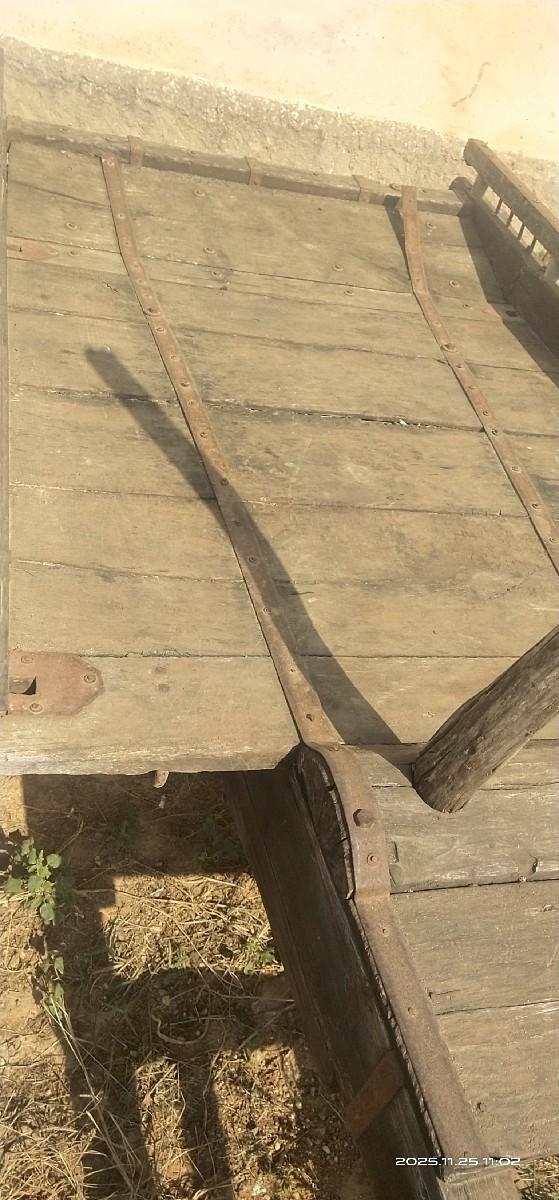 ગાડુ આઠ હજાર મા વેચવાનું છે