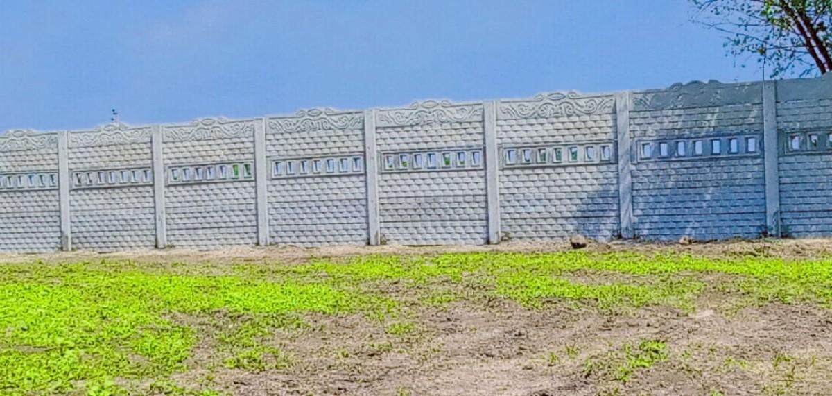 RCC compound wall 
Folding diwal