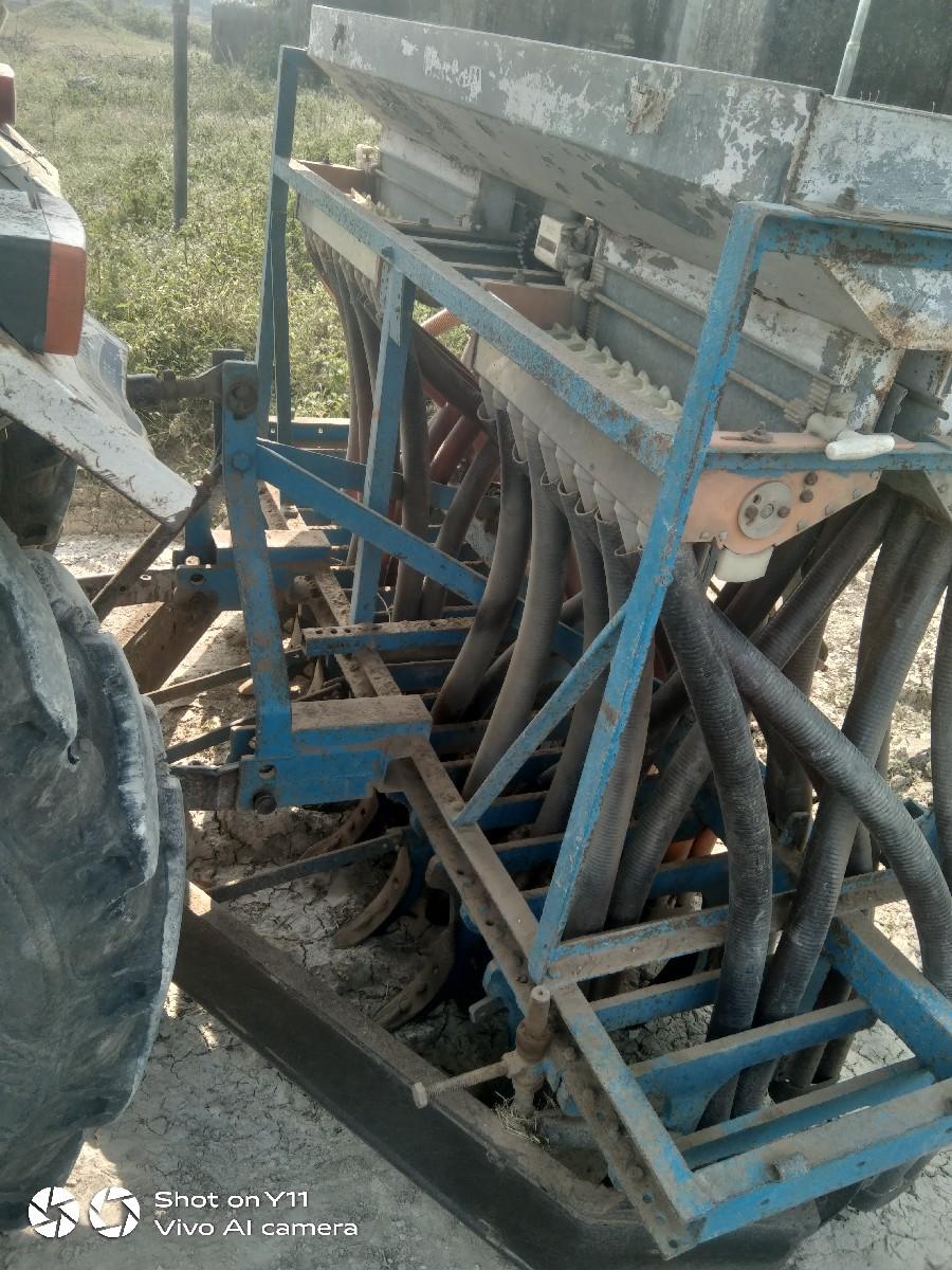 એની વેચવાની છે 21 દાતાની