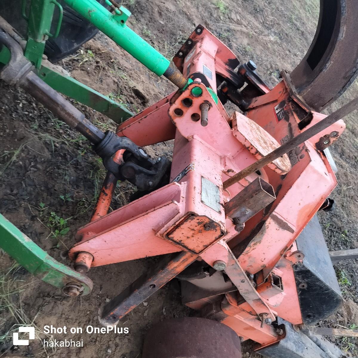 સેડર  ચકરી વેચવાની છે..