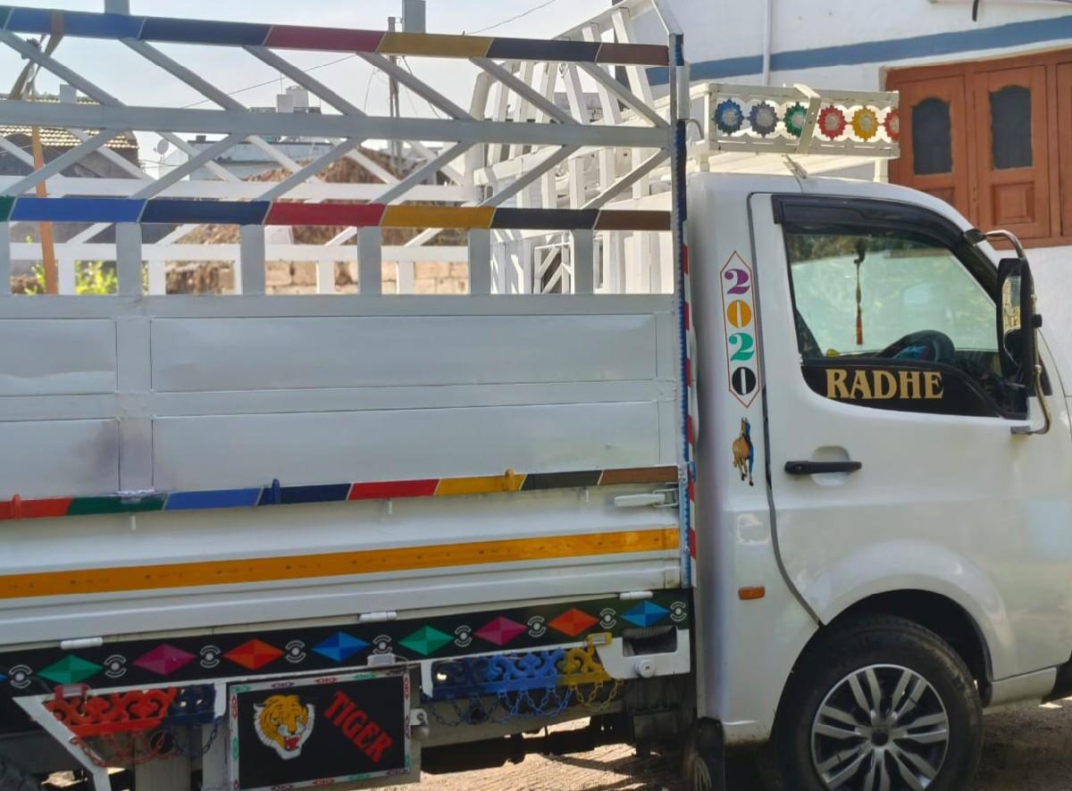 છોટા હાથી વેચવાનું છે