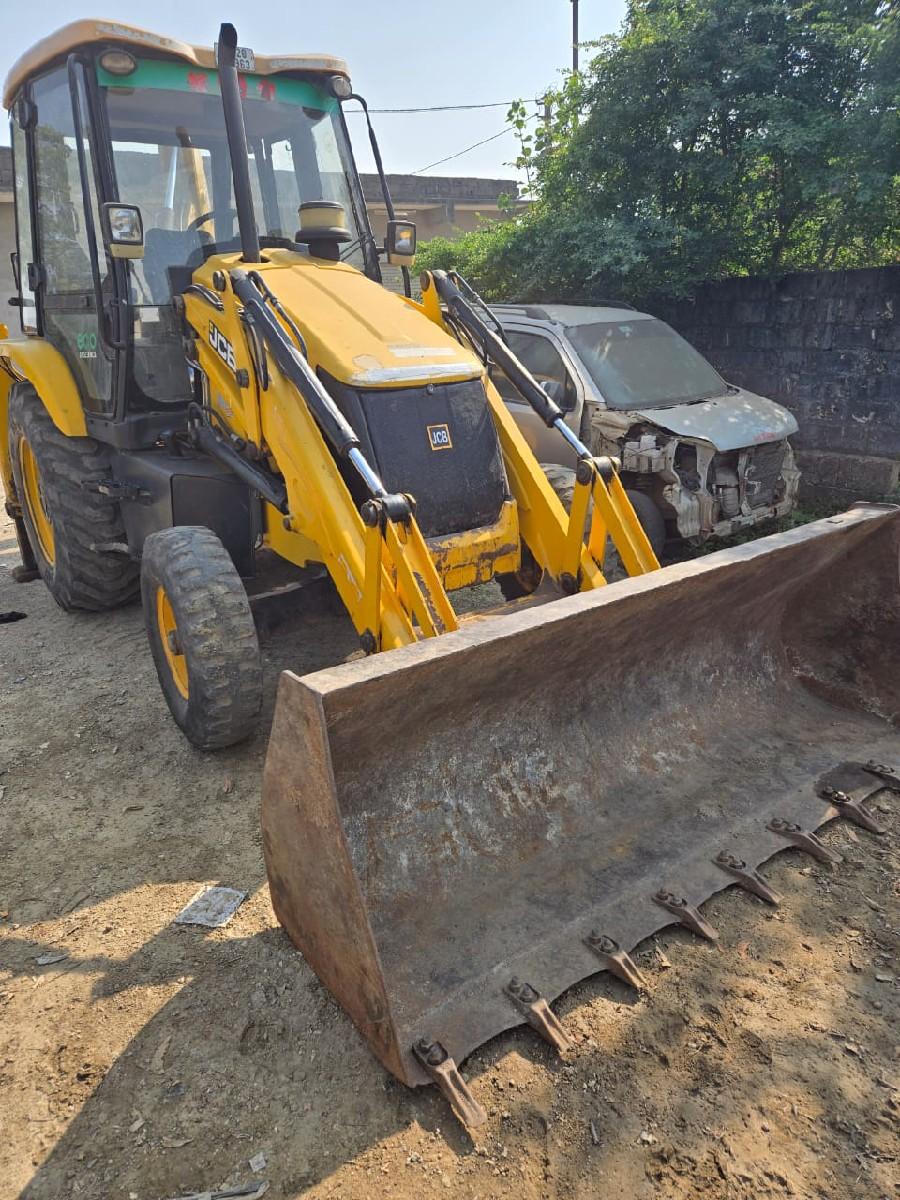 jcb (1) 2017 (2) 2014