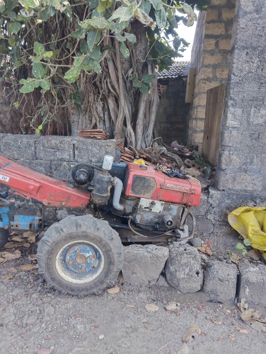 tractor vecha vanu che