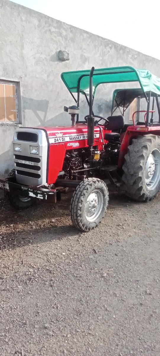 ટ્રેક્ટર વેચવાના છે