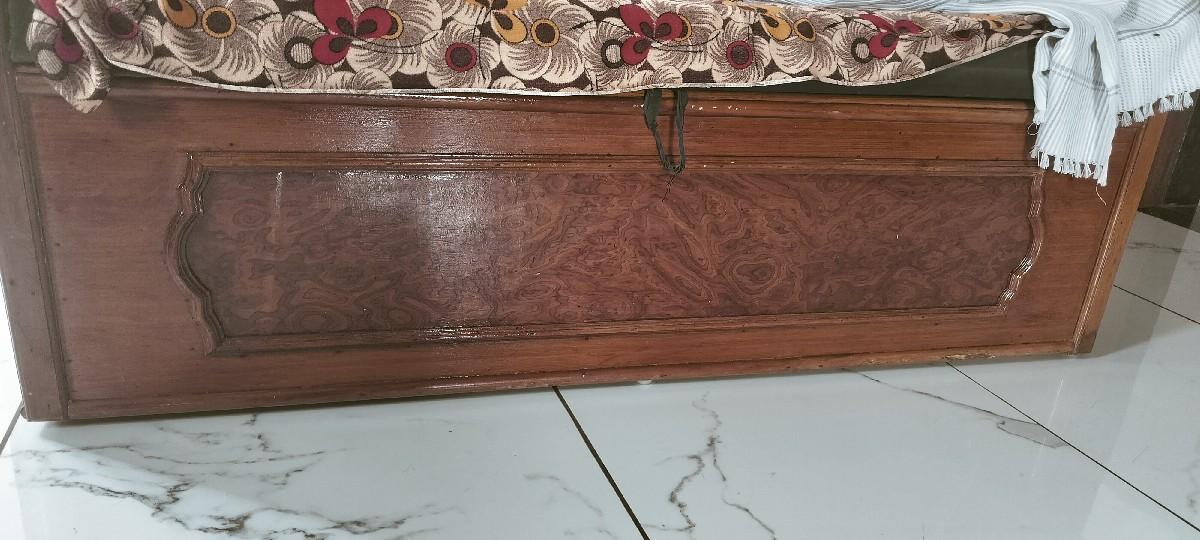 સોફા. 3  સીટ. sag ના સે પેટી સોફા