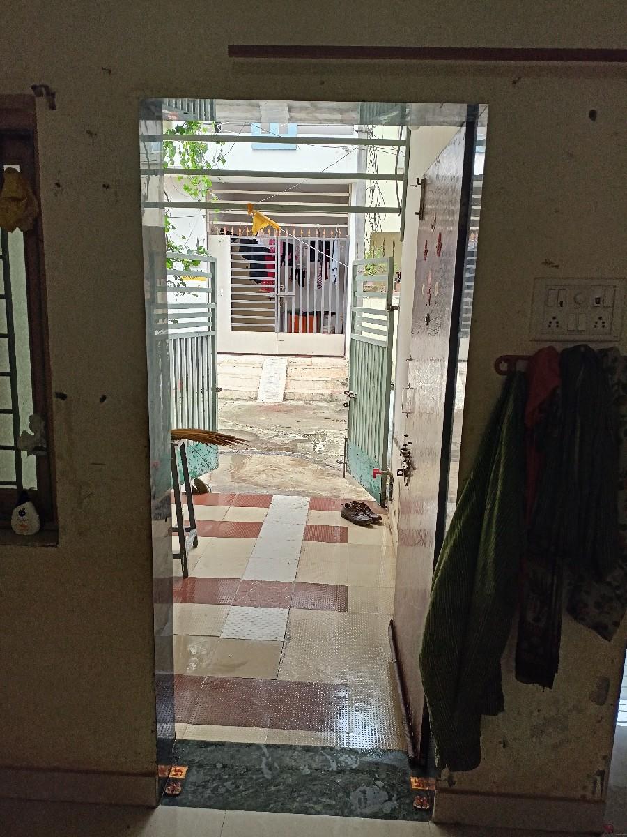 2 BHK મકાન વેંચવાનું છે