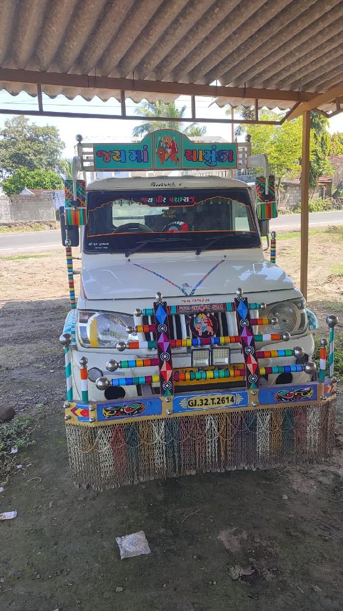 બોલેરો  વેચવાનો છે