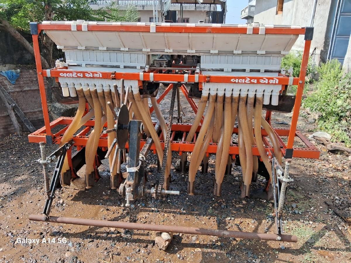 બલદેવની ઓરણી છે,૧૯ દાતા છે