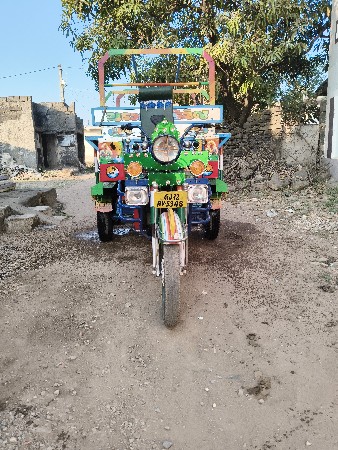 છકડો રીક્ષા વેચવાની છે