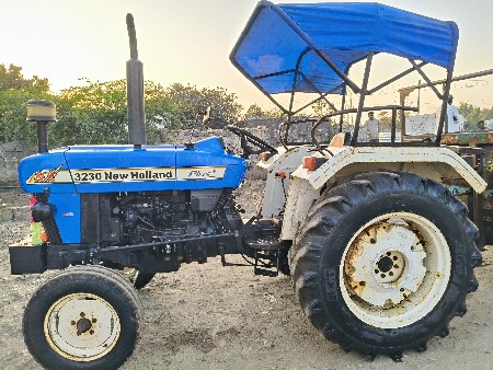 New Holland 3230