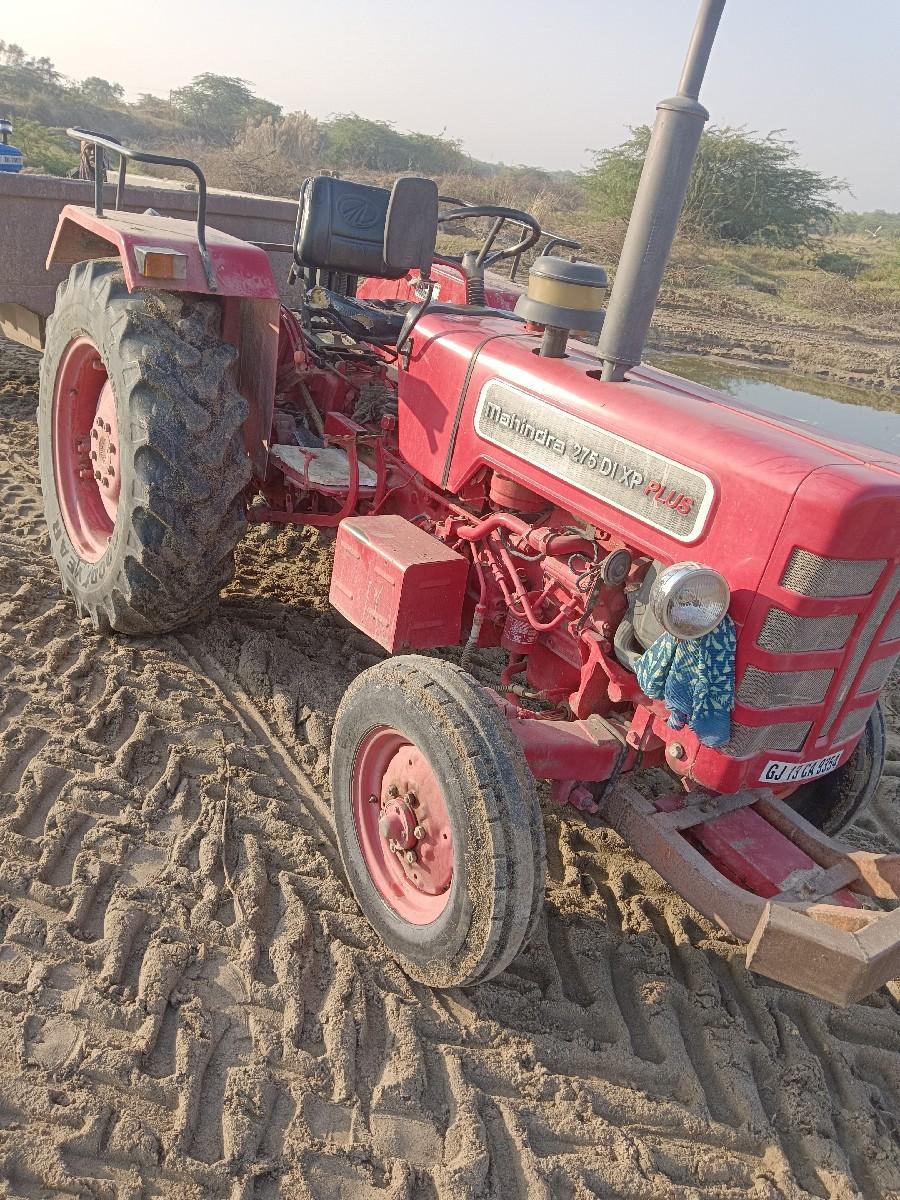 Sonalika 740 mahindra 275