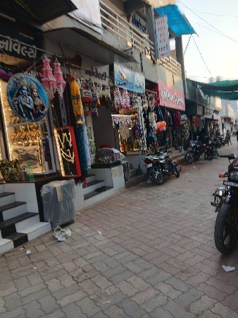 દુકાન વેચવાનું છે