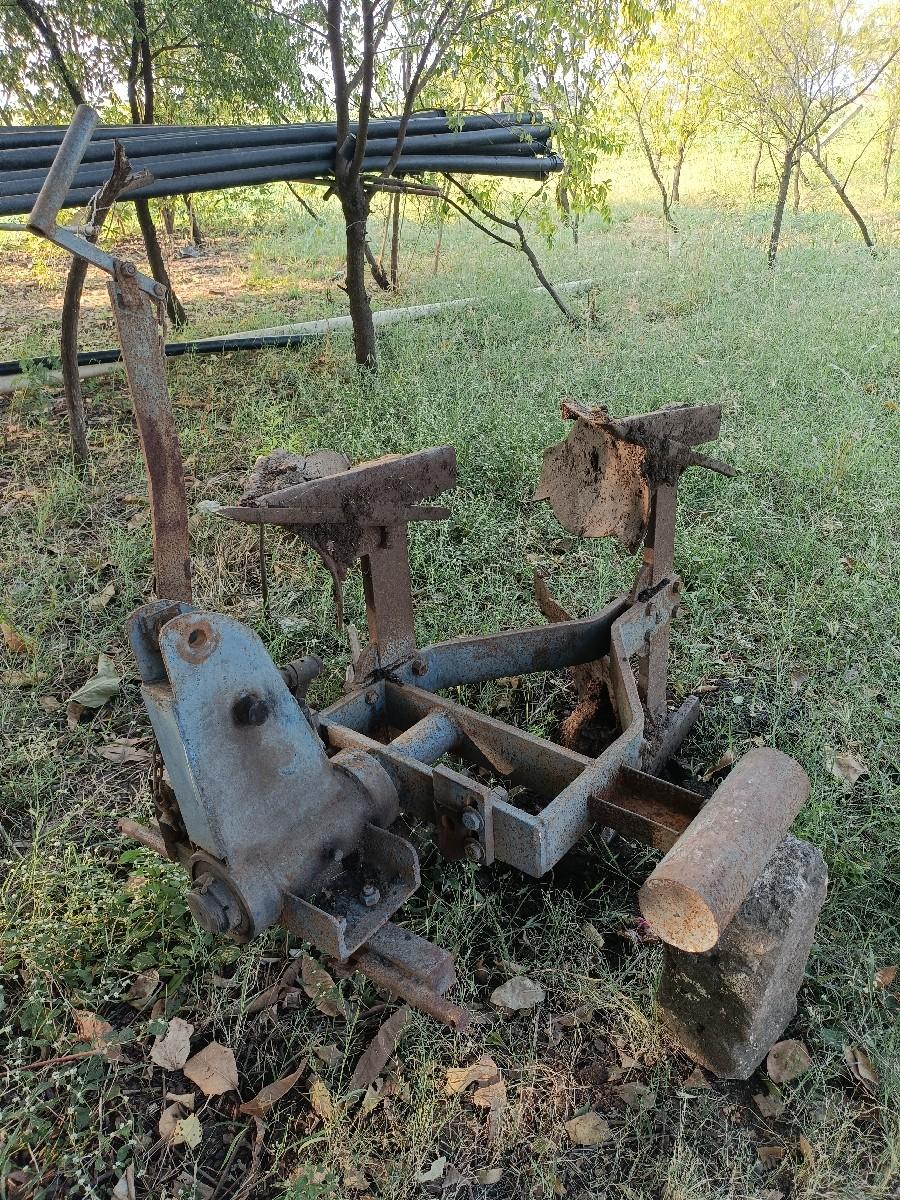 મોટા ટ્રેક્ટર ના પાવડા /હળ/સવડા