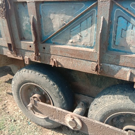 ટેઈલર વેચવાનુ છે