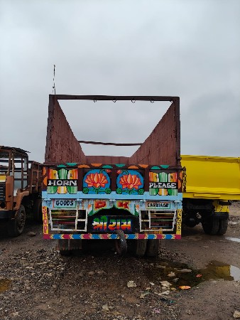 TATA 14 વીલ ટ્રક