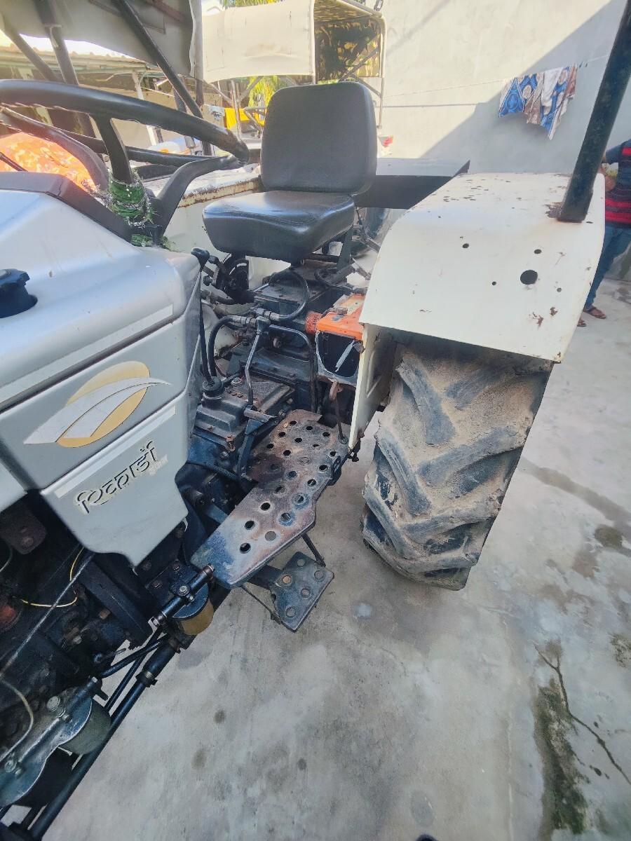 ટ્રેકટર વેચવાનું છે