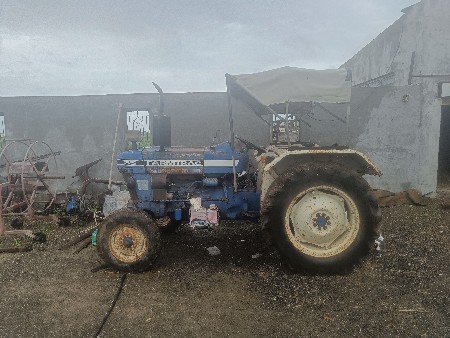 farmtrac tector vechvanu chhe