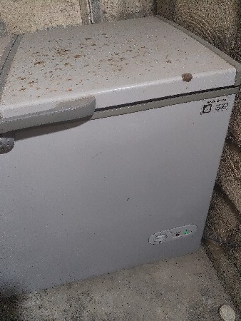 ફ્રીઝ વેચવાનું છે