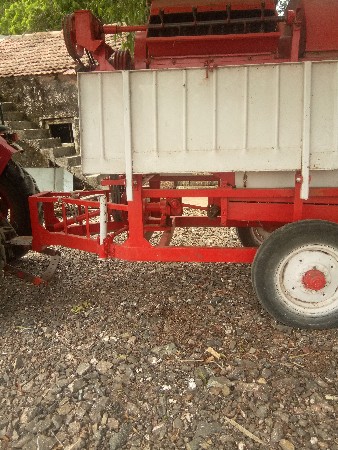 ફુકણી વેચવાની છે