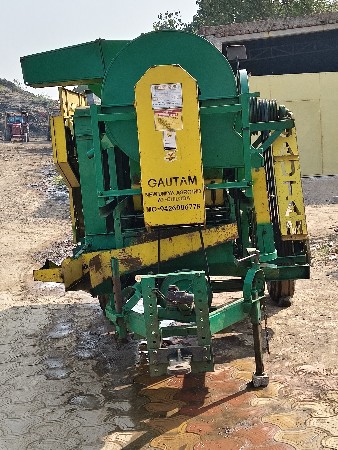 ગૌતમ થ્રેસર વેચવાનું છે