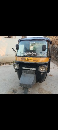 પિયાગો રિક્ષા વેચવાની